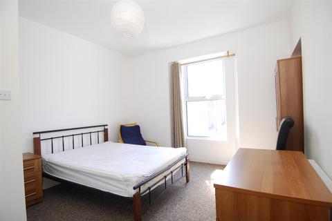 3 bedroom flat to rent, Cheltenham Place TFF, Plymouth PL4