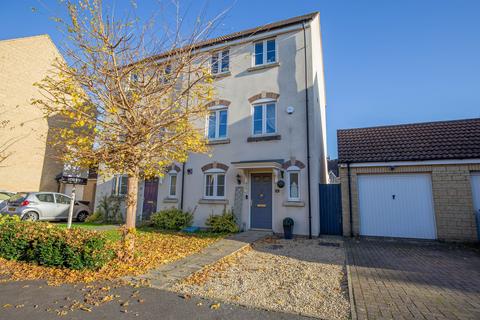 4 bedroom semi-detached house for sale, Avenue De Gien, Malmesbury, SN16