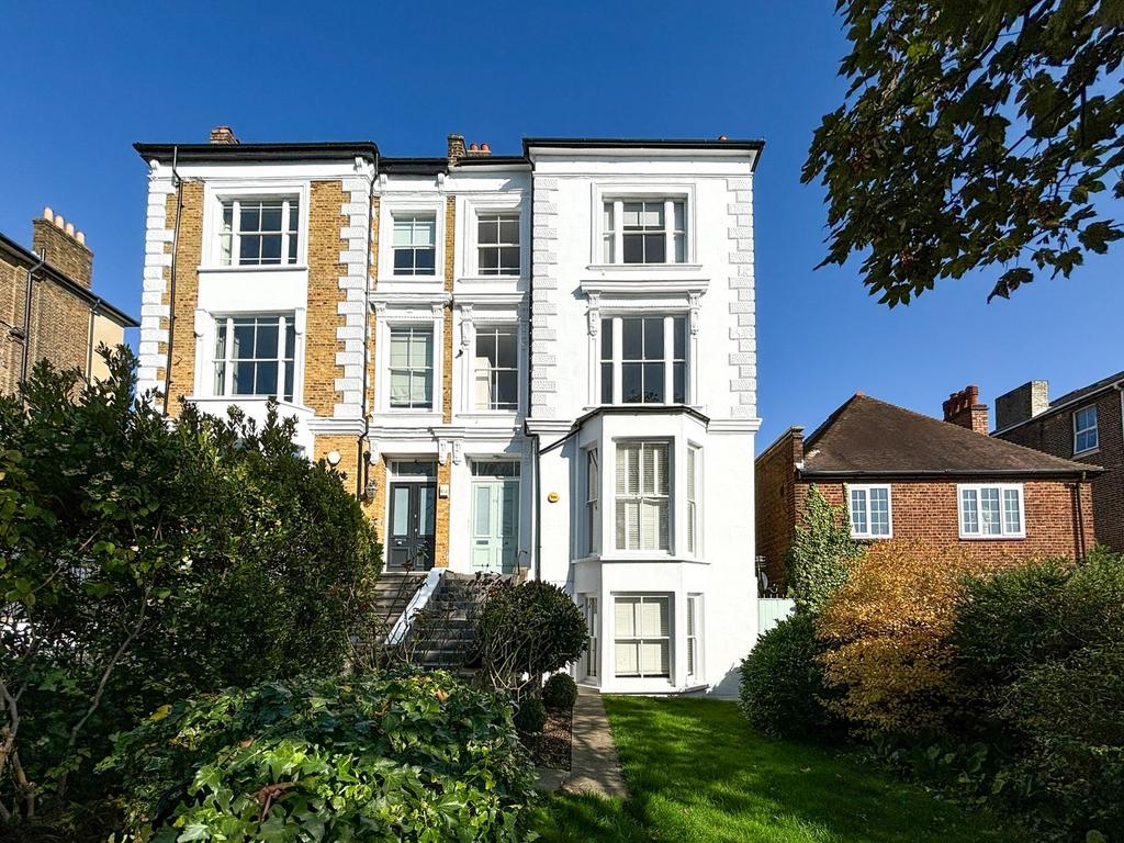 Manor Mount, Forest Hill, London, SE23 2 bed flat to rent £1,700 pcm