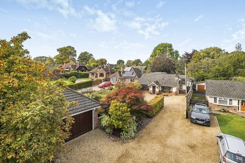 4 bedroom detached house for sale, Jacobs Gutter Lane, Totton, Southampton, Hampshire, SO40