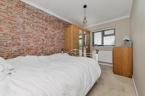 1 Hay Close, Balsham, Cambridge, CB21 4EJ