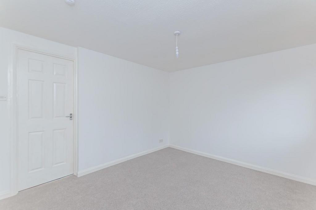 Nevis Crescent, Alloa 1 bed flat to rent £550 pcm (£127 pw)