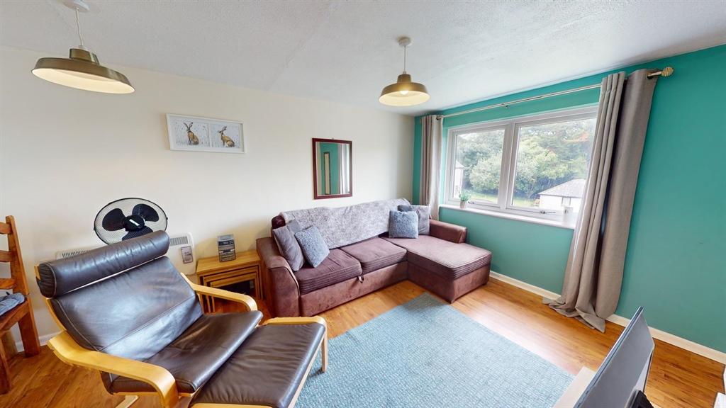 No Chain. Two bedroom reverse living Holiday let