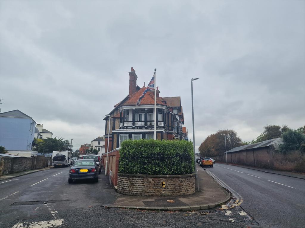 Dover Road, Walmer, CT14 1 bed flat to rent £925 pcm (£213 pw)