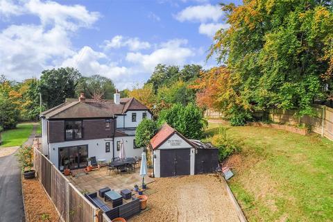 5 bedroom detached house for sale, London Road, Liphook