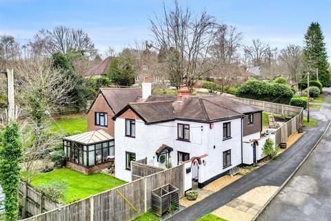 undefined, London Road, Liphook