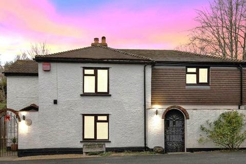 undefined, London Road, Liphook