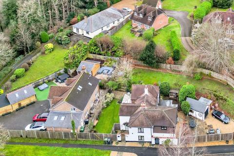 5 bedroom detached house for sale, London Road, Liphook