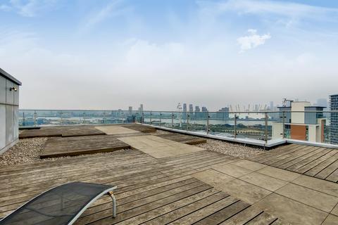 3 bedroom penthouse to rent, The Oxygen Apartments, Royal Victoria Dock, E16