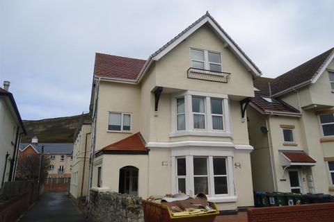 3 bedroom apartment to rent, Gogarth Road, Llandudno LL30