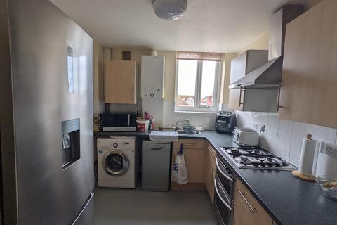 3 bedroom apartment to rent, Gogarth Road, Llandudno LL30