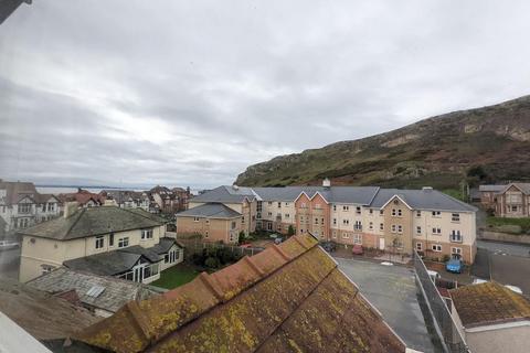 3 bedroom apartment to rent, Gogarth Road, Llandudno LL30