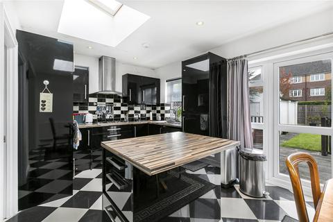 56 Gloucester Gardens, Cockfosters, Barnet, EN4 0QP