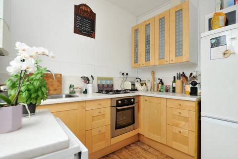 2 bedroom flat to rent, Petherton Road, Canonbury