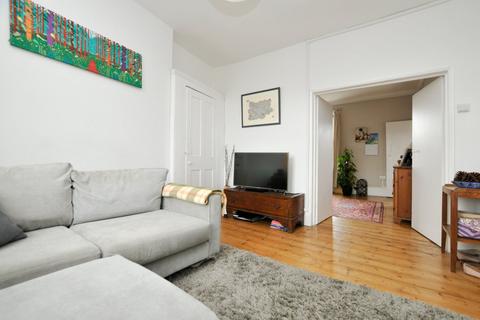 2 bedroom flat to rent, Petherton Road, Canonbury