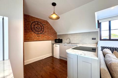 2 bedroom flat to rent, Coxwell Street, Faringdon , SN7