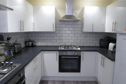 9 bedroom house share to rent, Stratford Road