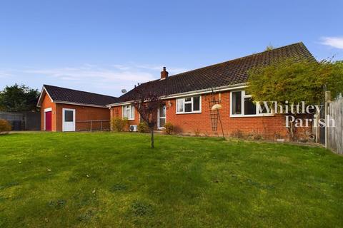 4 bedroom detached bungalow for sale, Station Road, Great Moulton, Norwich, NR15 2DX