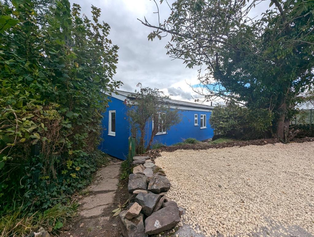 Huxhams Cross, Dartington 2 bed bungalow to rent £1,250 pcm (£288 pw)