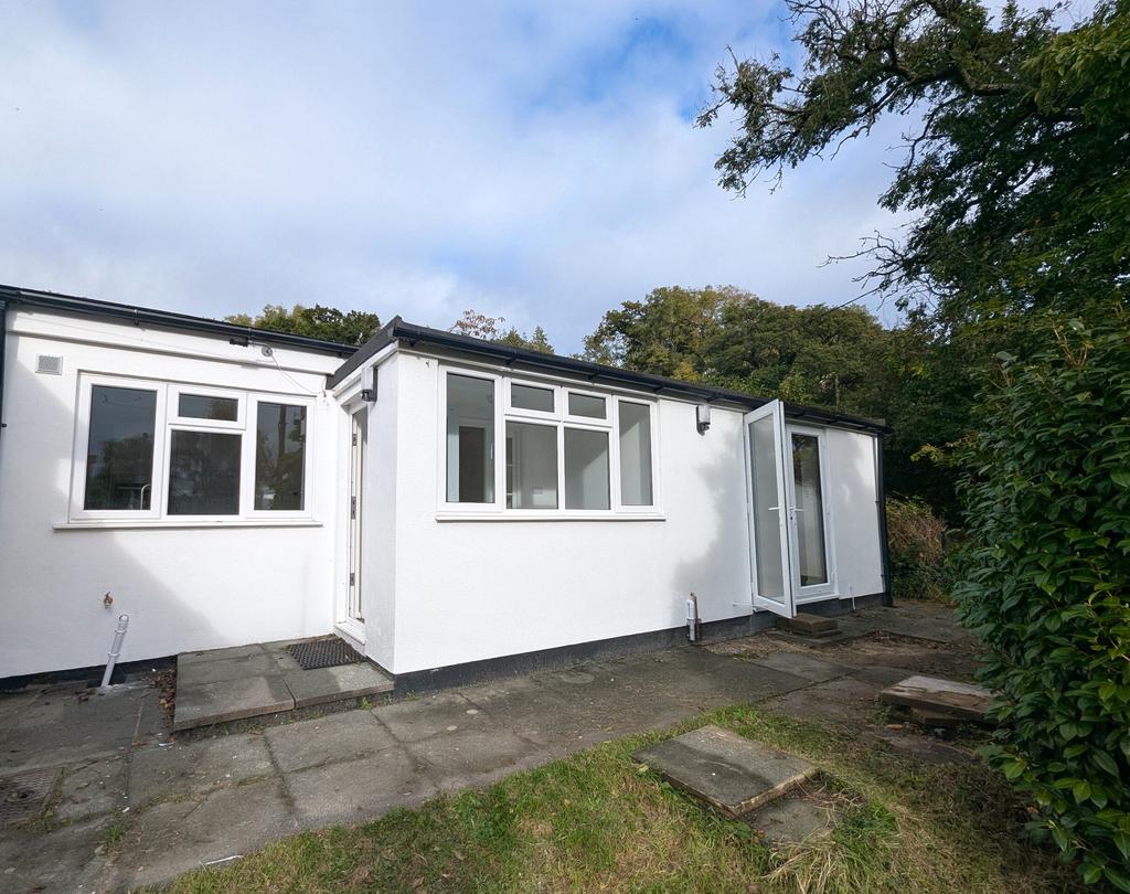 Huxhams Cross, Dartington 2 bed bungalow to rent £1,250 pcm (£288 pw)