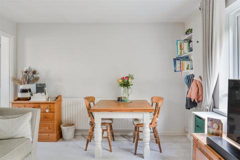 32 Pound Road, Banstead, SM7 2HT