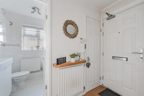 32 Pound Road, Banstead, SM7 2HT