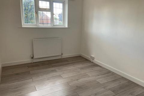 2 bedroom terraced house to rent, Madrid Road, Guildford GU2