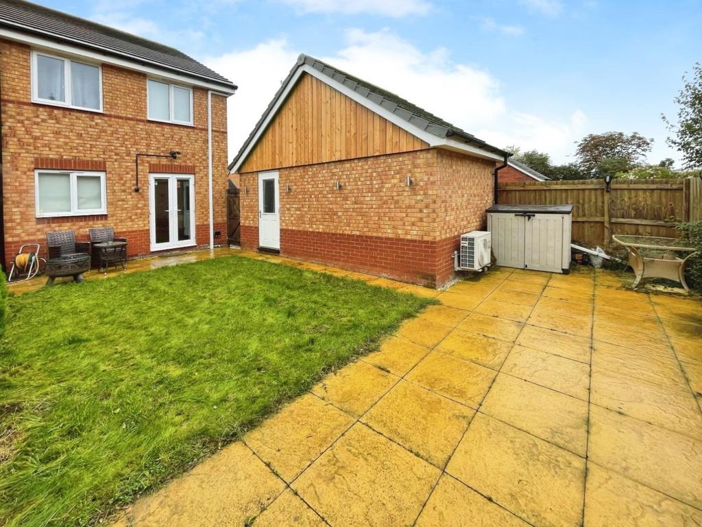 Rear Garden 202.jpg