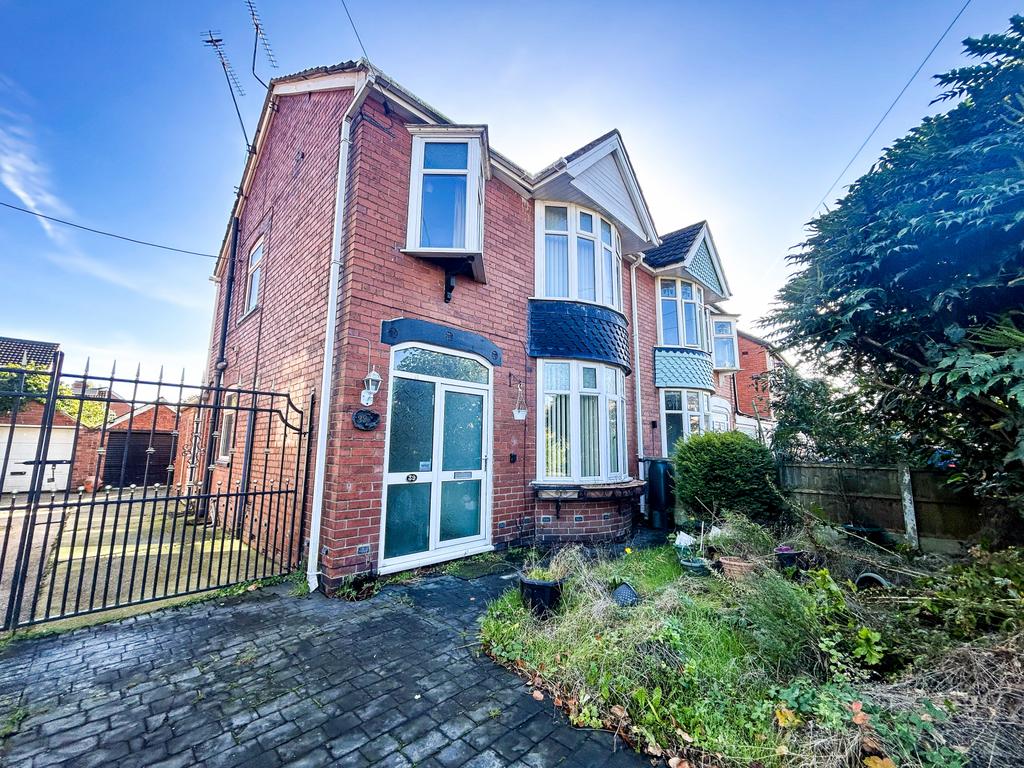 Charming Three Bedroom Semi Detached Home on Mapl