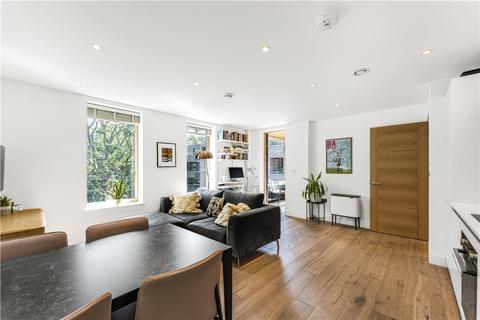9, Blackburn House Prodigal Square, London, E8 1FW