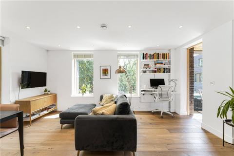 9, Blackburn House Prodigal Square, London, E8 1FW