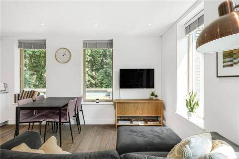 9, Blackburn House Prodigal Square, London, E8 1FW