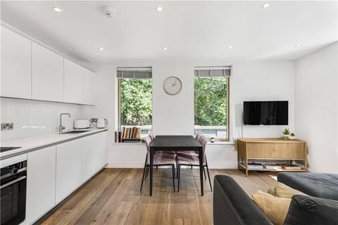 9, Blackburn House Prodigal Square, London, E8 1FW