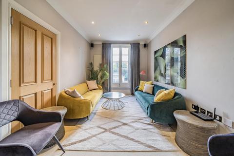 121 Lansdowne Way, London, SW8 2NP