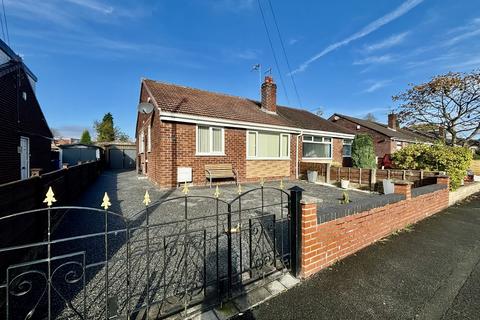 2 bedroom semi-detached bungalow for sale, Windermere Avenue, Denton, Manchester