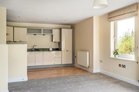 2 bedroom apartment for sale, LEWIS COURT, HIGHBURY DRIVE, LEATHERHEAD, KT22