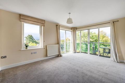 2 bedroom apartment for sale, LEWIS COURT, HIGHBURY DRIVE, LEATHERHEAD, KT22