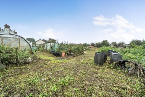 2 bedroom detached house for sale, Lambourn Woodlands,  Berkshire,  RG17