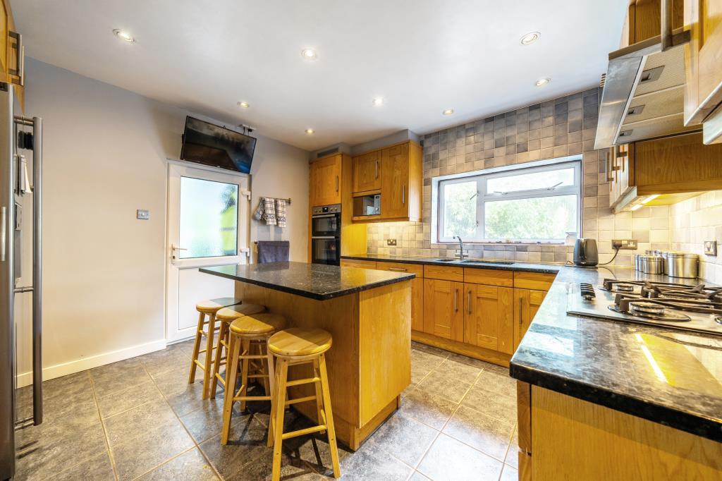 Ashford Hill, Hampshire, RG19 4 bed detached house for sale £700,000