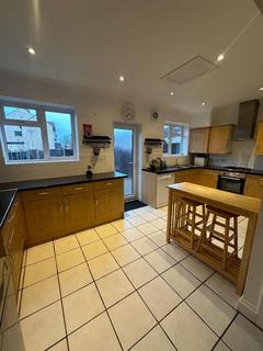 3 bedroom terraced house to rent, Tidford Road, Welling