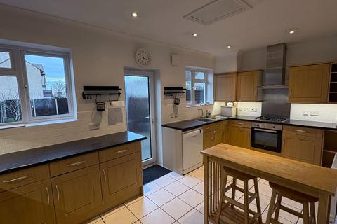 3 bedroom terraced house to rent, Tidford Road, Welling
