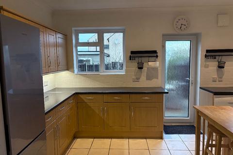 3 bedroom terraced house to rent, Tidford Road, Welling