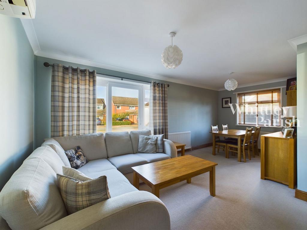 Millway Avenue, Roydon, Diss 2 bed detached bungalow for sale £325,000