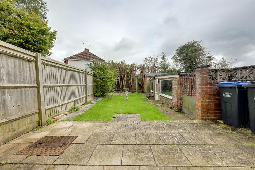 Erin Way, Burgess Hill, RH15 3 bed semidetached house for sale £360,000