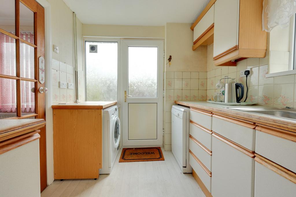 Erin Way, Burgess Hill, RH15 3 bed semidetached house for sale £360,000