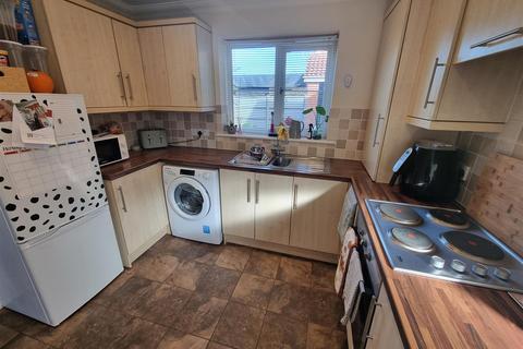 3 bedroom semi-detached house for sale, Kings Drive, Bradwell