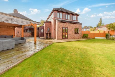 3 bedroom detached house for sale, Church Avenue, Gildersome, Leeds