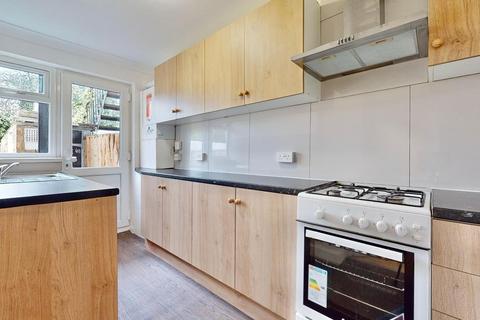 64 Grantham Gardens, Romford, RM6 6HJ