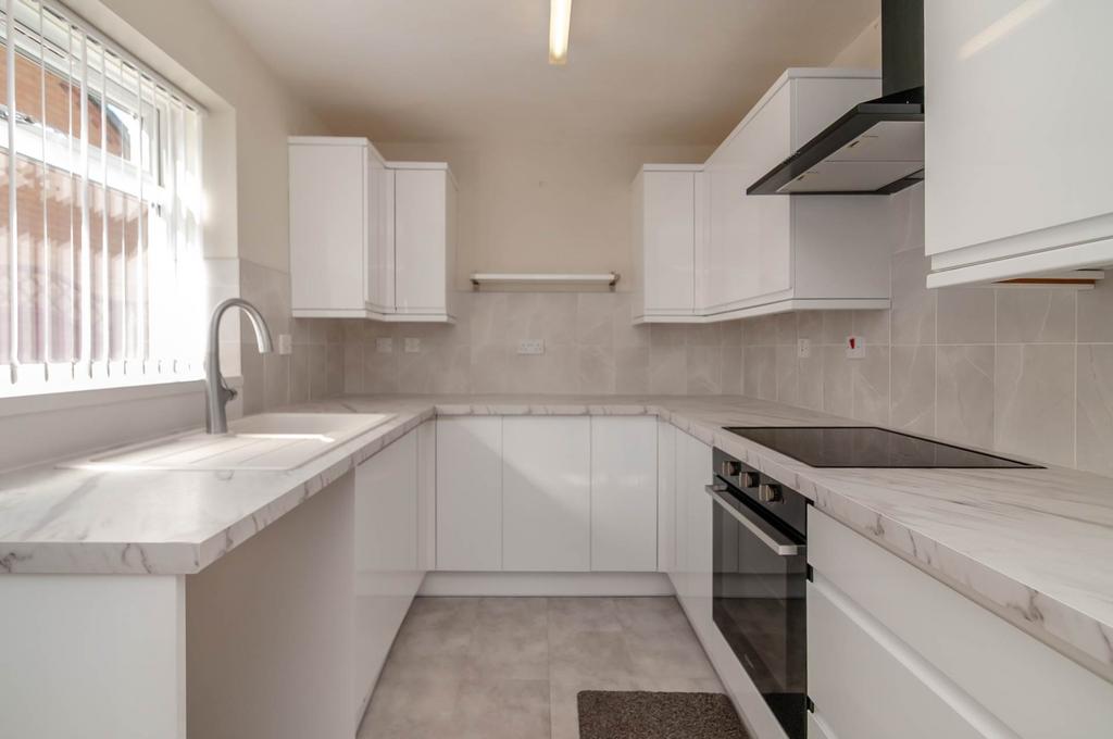 Whimbrel Mews, Morley 2 bed semidetached house to rent £995 pcm (£