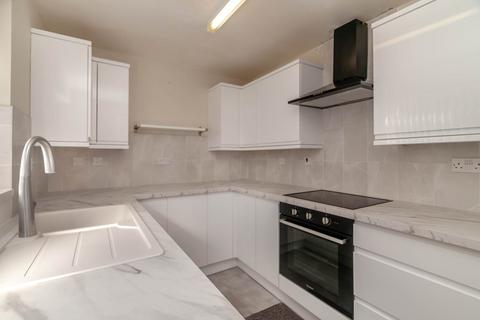 2 bedroom semi-detached house to rent, Whimbrel Mews, Morley